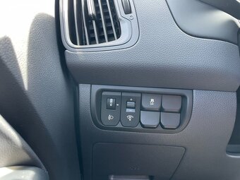 Kia Rio - 9