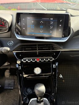 PEUGEOT 2008 II 1.2 PURE TECH 10/2023 ČR - 9