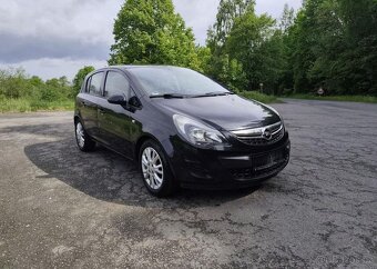 Opel Corsa 1.2 16v Klima, Malé Km benzín manuál 51 kw - 9