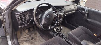 Opel Vectra 1.8i - 9