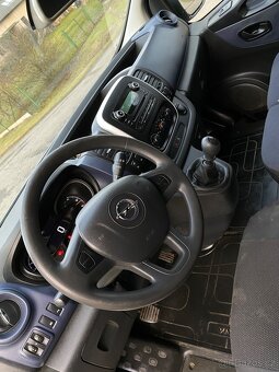 Opel vivaro 6míst - 9