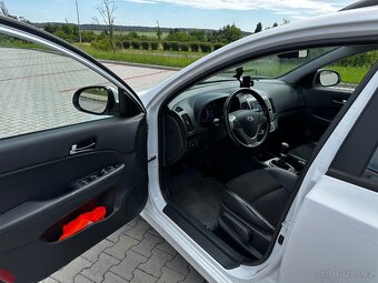 Hyundai i30 CW 1.6 92Kw / 2010 - 9