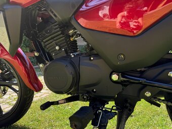 Honda CB 125F - 9