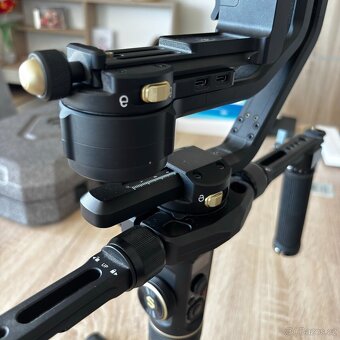 Zhiyun CRANE 2S COMBO (zánovní, téměř nepoužitý) - 9