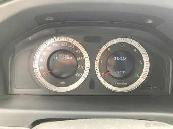 Volvo XC70 2.4 D5 AWD 151kW Summum - 9