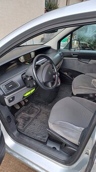 Peugeot 807 - 9