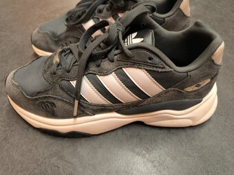 Tenisky Adidas Retropy F90, vel. 42,5 - 9