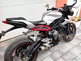 Triumph Street Tripla R 765 - 9