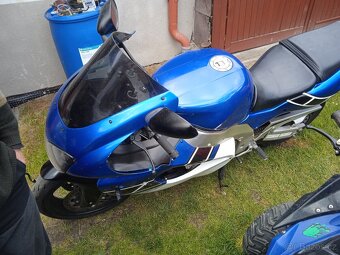 Yamaha yzf 1000 R Thunderace - 9
