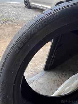 Pneu zimní 255/40 R20 - 9