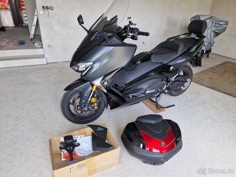 Skútr Yamaha T max 530 DX. - 9