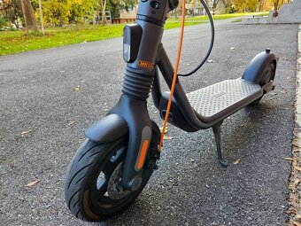Elektrická koloběžka Ninebot KickScooter F2 Pro E by Segway - 9