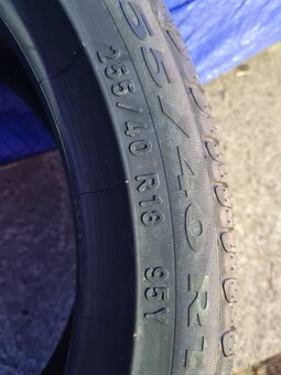 Sada dvourozměr letní pneu 225/45 a 255/40 R18 - 9
