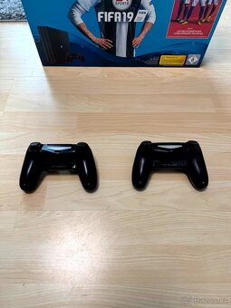 Playstation 4 PRO - 9