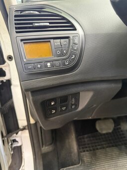 Citroen C4 Picasso 1.6hdi automat NOVÁ STK - 9
