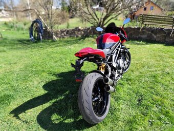 TRIUMPH STREET TRIPLE RR - 9