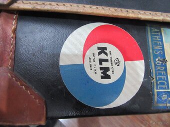 Nabízím starožitný kožený cestovní kufr. Původní stav. Jen - 9