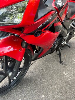 Honda CBR 125r - 9