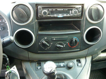 PEUGEOT PARTNER 1.6 I - 9