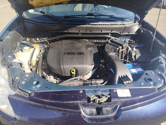 Peugeot 4007 - 9