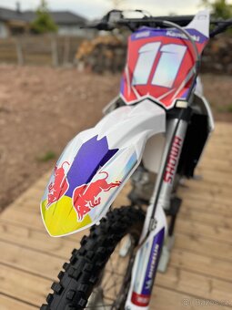 Motokros Kawasaki KX 450 - 9