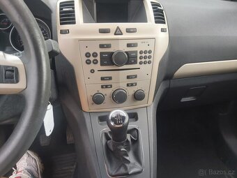 Opel Zafira 2,2i 110KW 7.míst - 9