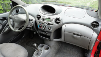 Toyota Yaris 1.0i 50kw rok 1999 STK 08/2026 Euro3 - 9