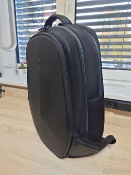 Alienware 17 R5 (model P31E002) + zdarma originální batoh - 9
