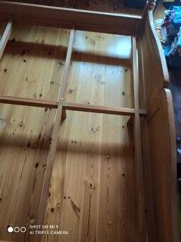 Prodám dřevěnou manželskou postel - 9