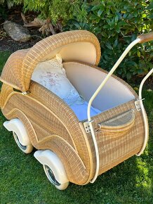 Proutěný RETRO kočárek pro miminko - 9