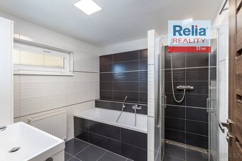 Prostorný dům s velkým potenciálem, 249 m2 - Polní Chrčice - 9