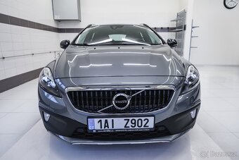 Volvo V40 cross country 2.0 D2 88kW, kamera,výhřev,navi,park - 9