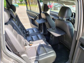 Volkswagen Touran 1.9 TDI 77 KW Facelift, 7 míst - 9