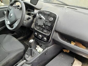 Renault Clio IV 1,5 DCi 75 - 9
