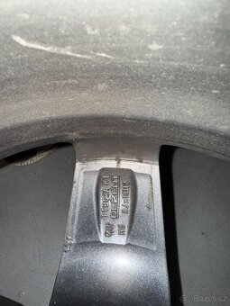 Komplety - Zimní pneumatiky Pirelli 245/45/18 včetně disku. - 9