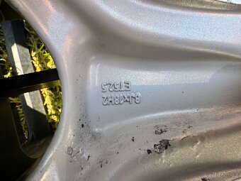 Kola Ford ST225 R18 - 9