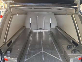 Mercedes-Benz Třídy E POHŘEBNÍ SPECIÁL 1.Maj. - 9