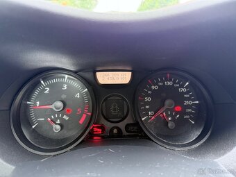 Prodám auto Renault Megane - 9