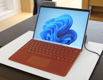 Surface Pro 8 i5 KOMPLET SET - TOP STAV, Baterie 96% - 9