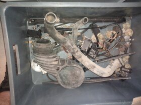 BMW 5 - e28 - náhradní díly veterán - 9