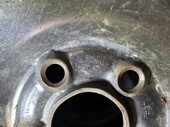 Sada zimních kol Škoda 195/55R15 5x100 vč poklic - 9
