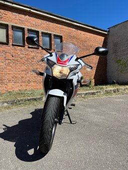 Honda CBR125R 2014 - 9