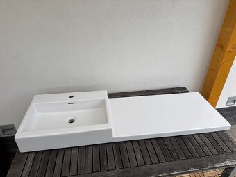 Velke umyvadlo Laufen 150cm Nove - 9