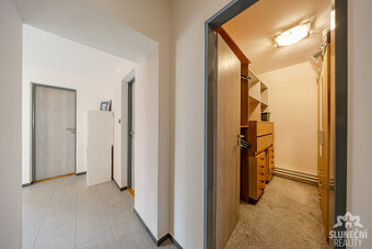 Prodej přízemního rodinného domu 2+1 s šatnou a pracovnou, V - 9