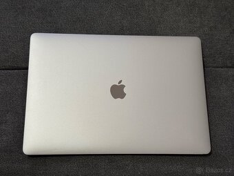 Macbook pro 15" 2016 core i7 250GB SSD 16GB RAM - 9