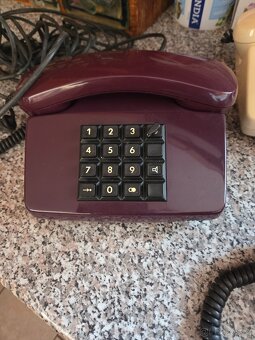 Stare telefony domácí - 9