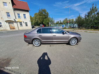 Škoda Superb 3.6 V6 191 kW 4x4, 2012, 126.000 km, full servi - 9