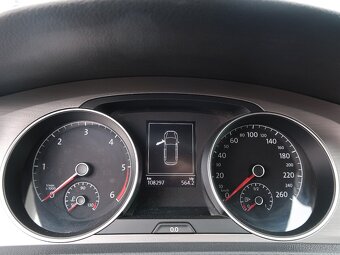 Volkswagen Golf 1.6TDi,81kW,Aut.klima,tažné - 9