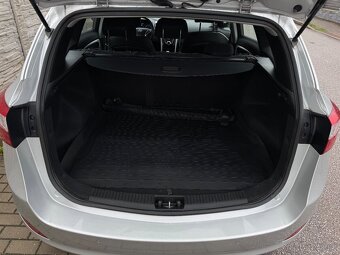 Hyundai i30 combi 1.6 88kW Nové v ČR 5/2026 najeto  93 885km - 9