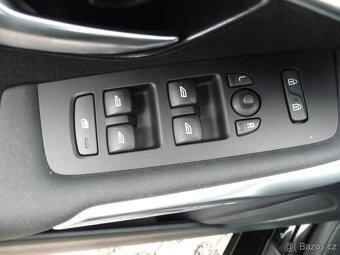 Volvo V40 D3 150k.s Momentum Automat  po 1.majiteli - 9